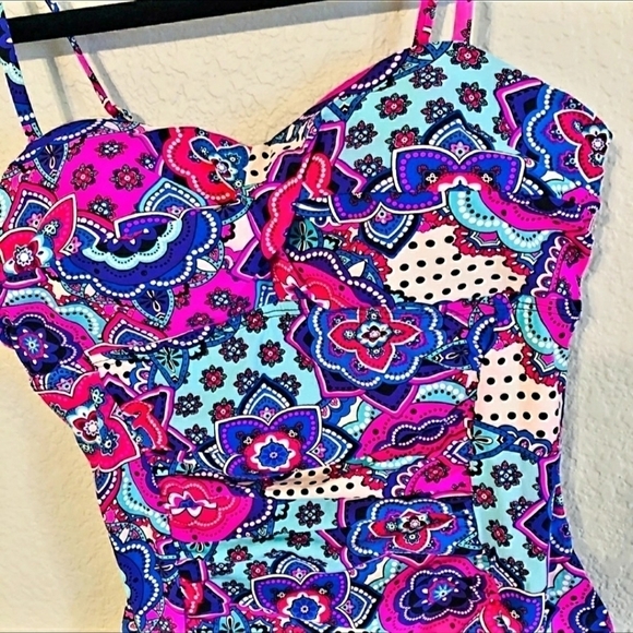 Love Your Assets by Sara Blakely Spanx One Piece Swimsuit Women's Medium M EUC - Picture 3 of 6
